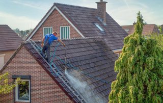 how to properly pressure wash a house