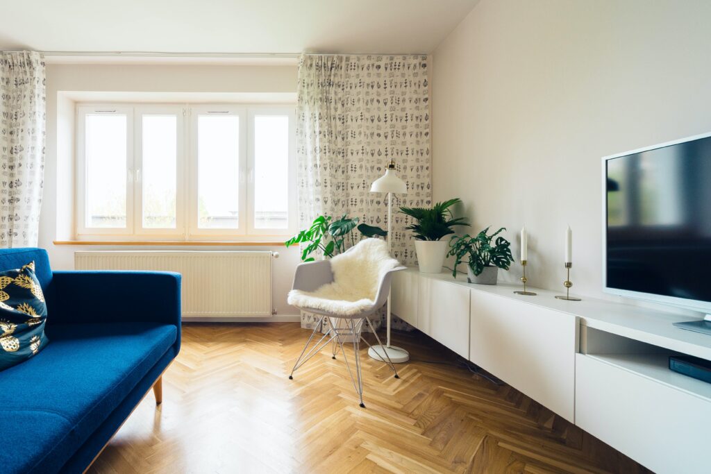 jarek-ceborski-jn7uVeCdf6U-unsplash rental property painting in saint charles